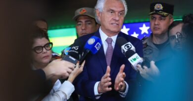 Governador Ronaldo Caiado durante reunião estratégica para apresentar as ações de planejamento do Governo de Goiás no combate a incêndios