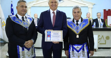 Ronaldo Caiado recebe homenagem da Grande Loja Maçônica do Estado de Goiás (Fotos: Walter Folador)