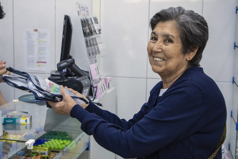 Delzira Pereira do Couto, de 76 anos, tem no tratamento contra hipertensão a companhia do Farmácia Popular desde 2004 - Foto: Vitor Vasconcelos - Secom / PR