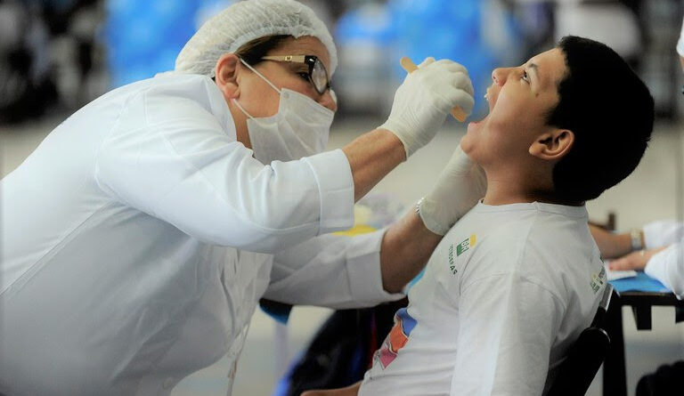 O Brasil Sorridente tem mudado a vida de milhões de brasileiros por meio da oferta de serviços odontológicos de forma gratuita pelo Sistema Único de Saúde (SUS) - Foto: Tânia Rêgo/Agência Brasil