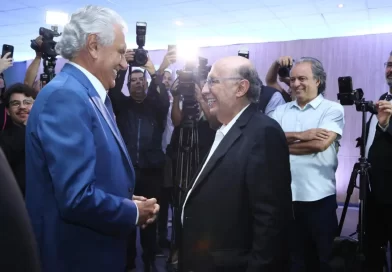 Caiado prestigia Henrique Meirelles em lançamento de livro