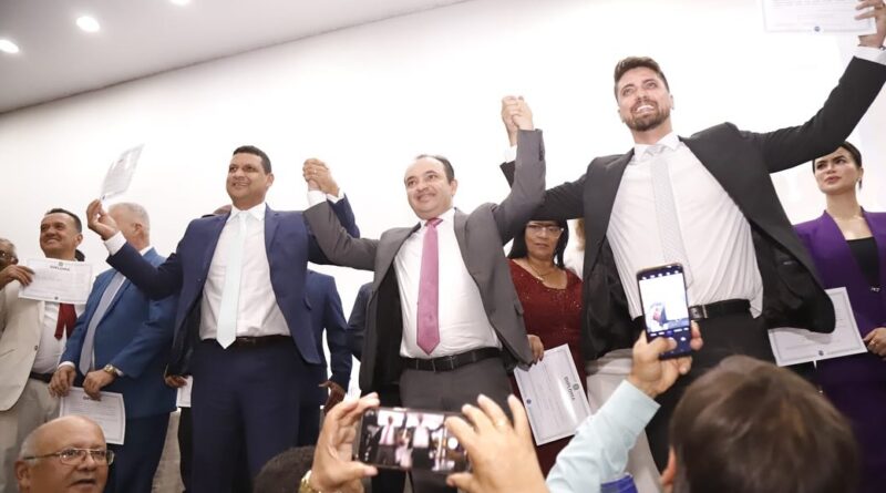 Dia memorável. Diplomação do prefeito elito Dr. Marcus Vinicius, vice Waguinho do Céu Azul e vereadores para a gestão 2025/28