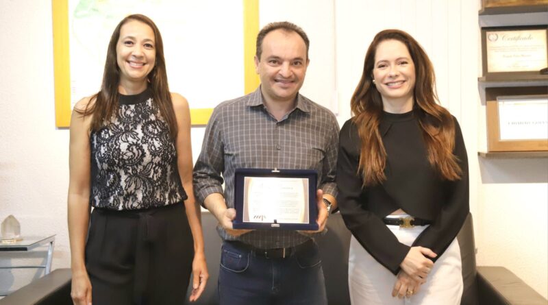 Prefeito Pábio Mossoró homenagem de reconhecimento e agradecimento da 4ª Promotoria de Justiça da comarca de Valparaíso de Goiás.