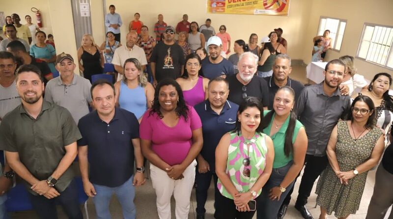 Momento histórico, moradores recebem a Escritura de seus lotes