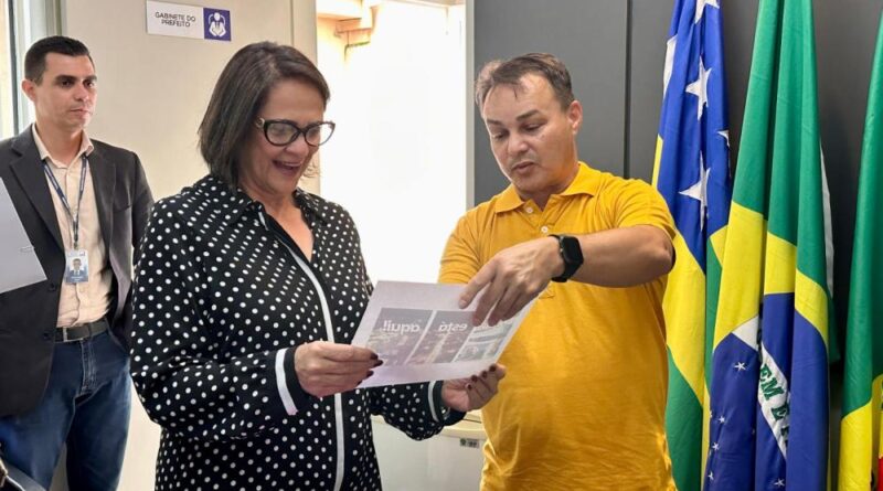 Durante o encontro o prefeito Lulinha Viana apresentou à senadora dois projetos estratégicos de sua gestão