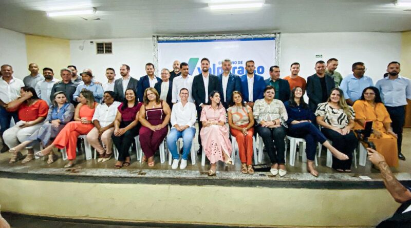 Prefeito reune equipe par traças os primeiros 100 dias de governo