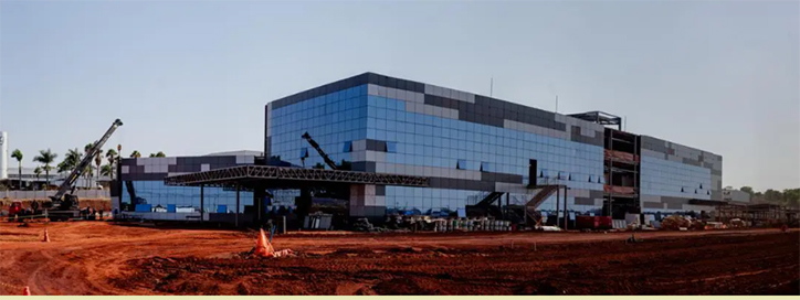 Cora encontra-se em fase final de construção, e já possui mais de 70% das obras concluídas. Unidade terá área de 44 mil metros² e será uma das maiores do país dedicadas ao tratamento de câncer (Fotos: SES-GO)