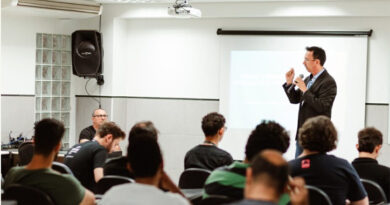 Iniciativa do Governo de Goiás com cursos profissionalizantes visa formar profissionais preparados para o mercado (Foto: Retomada)