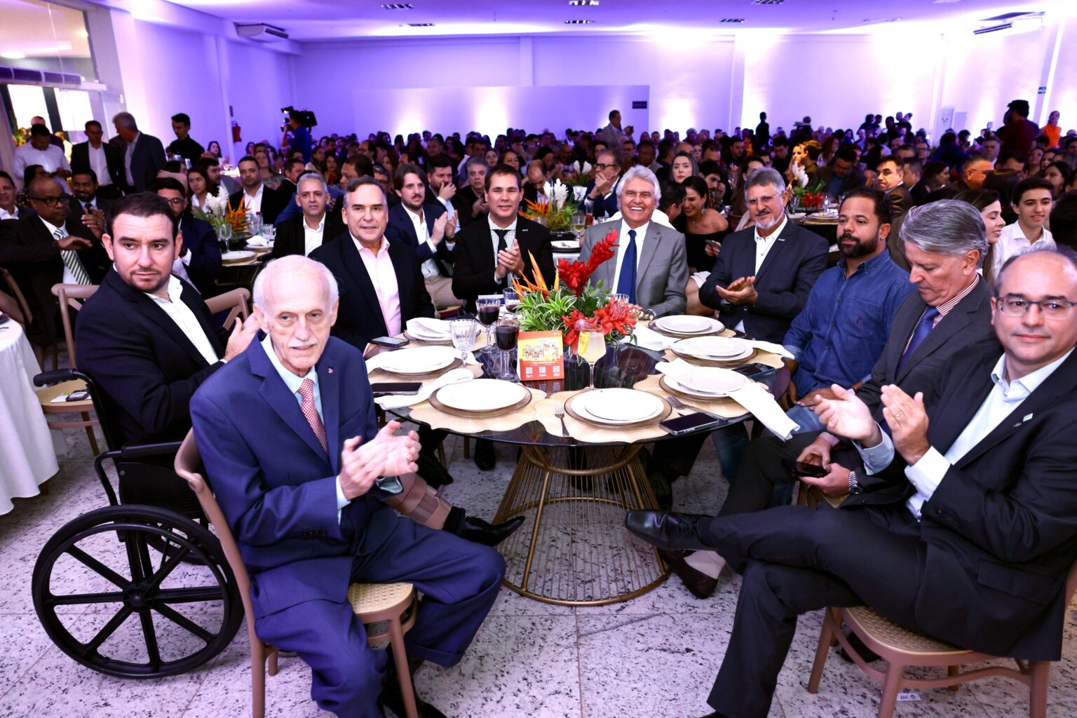 Evento, organizado pela Agos, reuniu mais de 500 convidados, entre eles representantes dos 100 maiores supermercados do Estado (Fotos: Adalberto Ruchelle e Walter Folador)