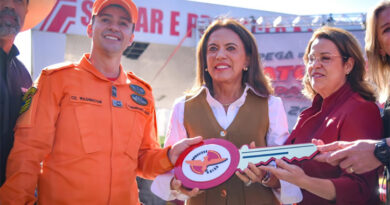Em cerimônia no Quartel do Comando Geral, Gracinha Caiado entrega viaturas e equipamentos para o Corpo de Bombeiros de Goiás: “Nos momentos mais difíceis, os bombeiros são aqueles que chegam primeiro para ajudar” (Fotos: Romullo Carvalho)