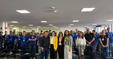 Frederico Couto - Subsecretario da família e juventude do DF. Cristiane Britto - Ex ministra da Mulher, família e Direitos humanos e Senadora Damares Alves e jovens da Demà Aprendiz