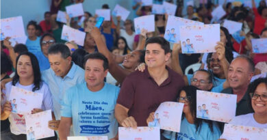 O prefeito de Luziânia Diego Sorgatto (UB), o vice-prefeito Télio Rodrigues (UB), marcaram presença no evento do vereador Paulinho. Foto: Reprodução