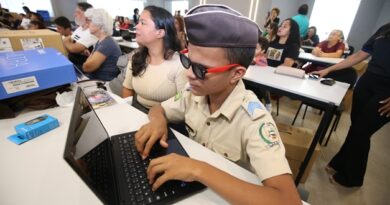 Notebooks têm programas de leitura de tela para a navegação e uso por meio de comandos de voz