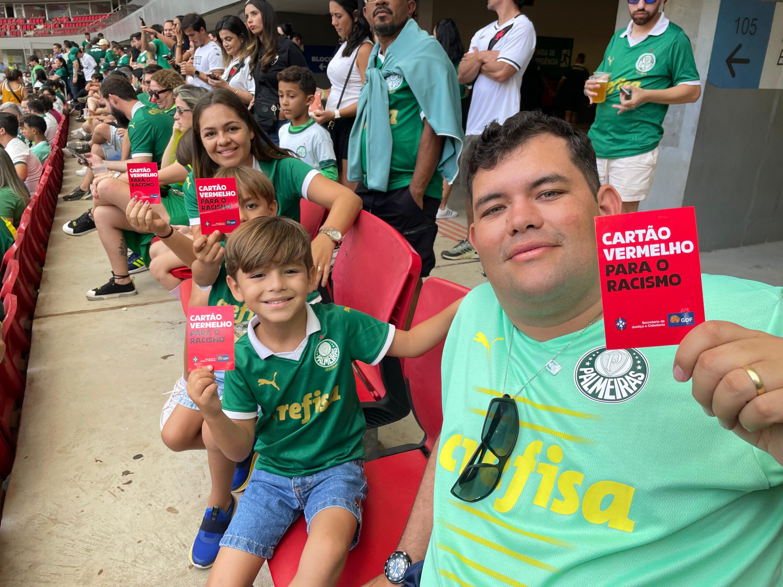 Morador de Goianésia (GO), o palmeirense Renan Lopes Oliveira elogiou a iniciativa: “Essa campanha mostra que a luta contra o racismo é de todos. Não importa o time, a cor da camisa ou da pele”