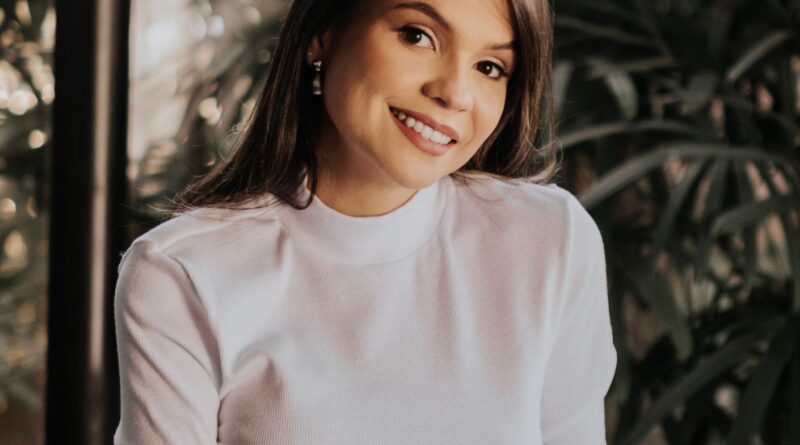 Dra Aline Avelar