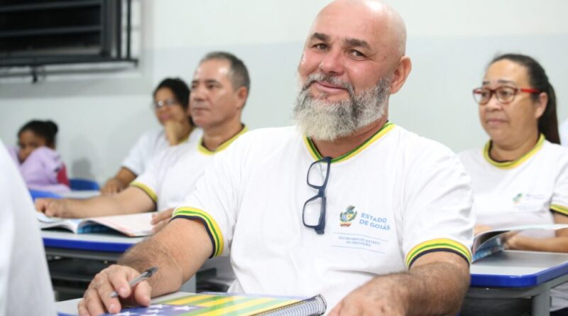 A Secretaria de Estado da Educação de Goiás (Seduc/GO) abriu novo período de matrícula para a Educação de Jovens e Adultos (EJA), voltado a pessoas que não concluíram a Educação Básica na idade adequada.