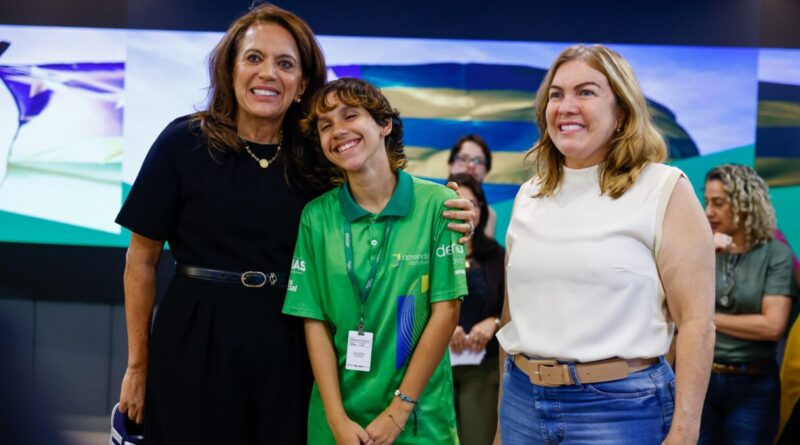 Gracinha Caiado anuncia aumento no valor do repasse da merenda para os estudantes da rede estadual de ensino (Foto: Lucas Diener)
