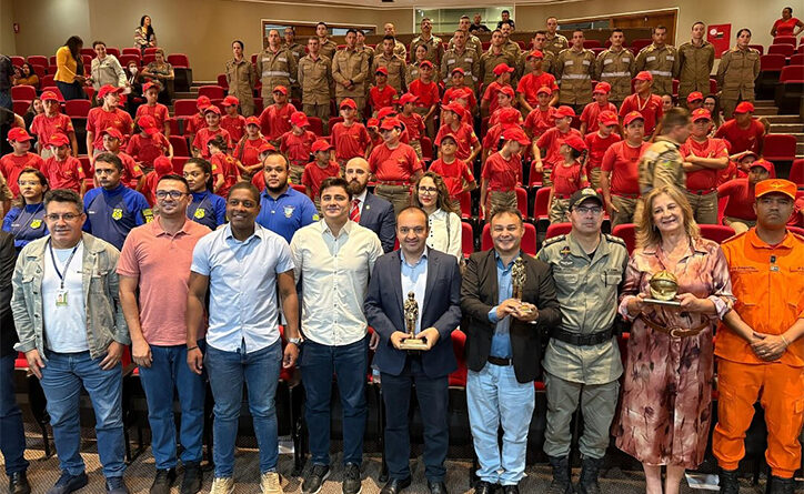 5º Batalhão de Bombeiros Militar de Luziânia realiza aula inaugural do Bombeiro Mirim e solenidade de novos soldados do 5º Batalhão
