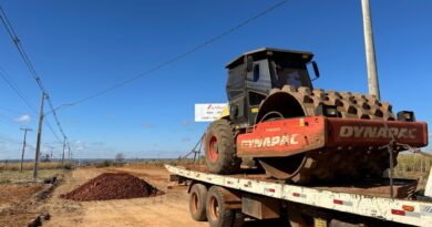 A obra visa gerar empregos, melhorar a mobilidade, reduzir acidentes e congestionamentos, e facilitar o fluxo de veículos e pedestres.