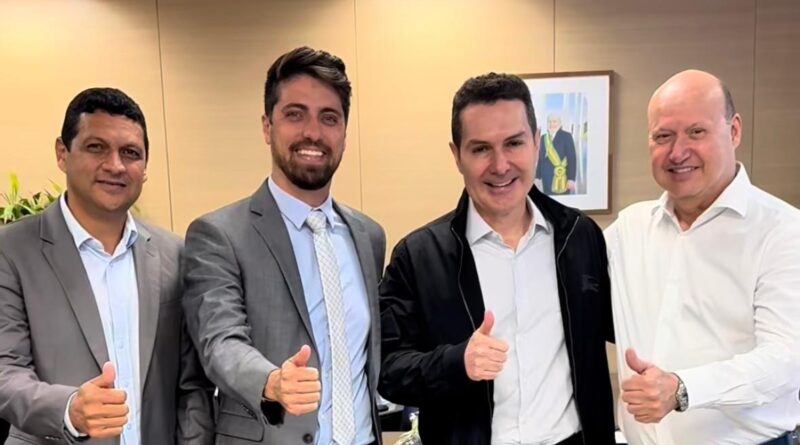 Prefeito Marcus Vinícius, vice-prefeito e secretário de Infraestrutura, Waguinho, ministro das Cidades, Jader Filho, e deputado Célio Silveira, reafirmaram o compromisso com o avanço de Valparaíso.