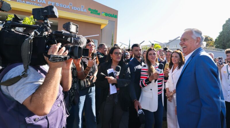 Caiado e Gracinha entregam reconstrução da Casa da Pessoa idosa da Vila Mutirão (Foto: Secom)