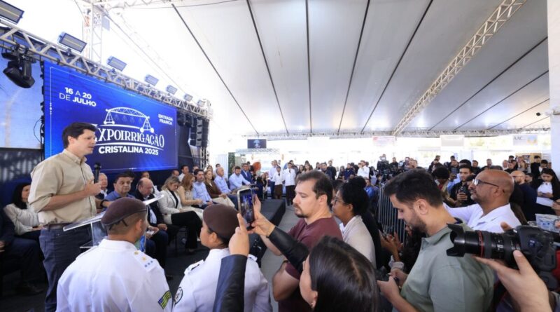 Daniel Vilela participou, nesta quarta-feira (16/7), da abertura da 1º Expoirrigação, em Cristalina, no Entorno do Distrito Federal: evento reforça posição do município como “capital da irrigação” (Foto: Walter Folador)