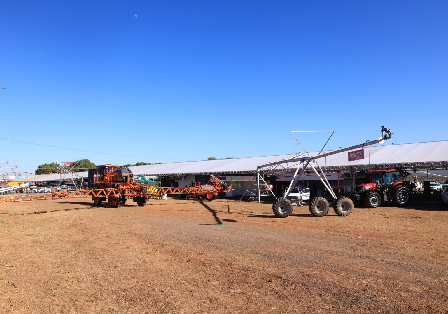 1ª ExpoIrrigação segue até domingo (20/07), no Parque de Exposições de Cristalina (Foto: Walter Folador)