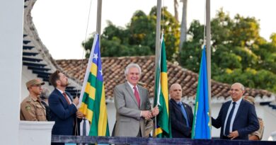 Governador Ronaldo Caiado enaltece amor pela cidade de Goiás durante cerimônia de transferência dos três poderes para antiga Vila Boa (Foto: André Saddi e Lucas Diener)