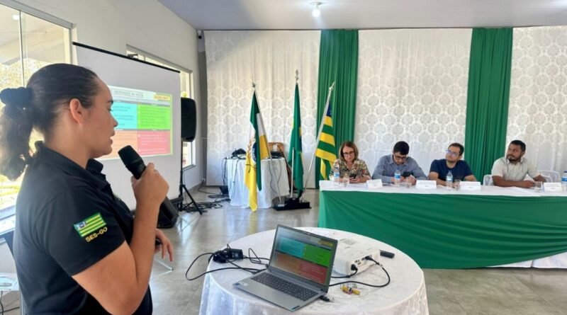 Reunião da Região de Saúde Oeste II, em Paraúna, para orientar gestores sobre encaminhamento de pacientes para o Cora (Fotos: Camila Gody)