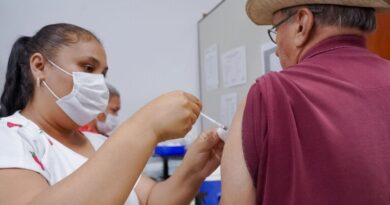 Com vacinação aberta à população, Secretaria do Entorno reforça a importância da imunização contra a gripe como medida coletiva de saúde.