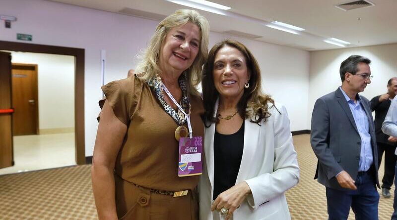 A deputada estadual Dra. Zeli (UB) participou, na manhã desta quinta-feira, 24, do Workshop Defesa Lilás, promovido pelo União Brasil em Goiânia