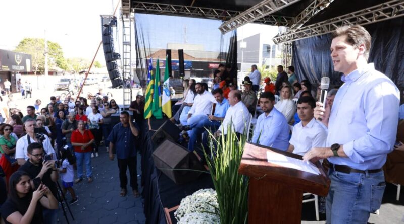 Duplicação da GO-010 garante futuro seguro e mais produtivo para Vianópolis, afirma Daniel Vilela durante aniversário do município (Foto: André Costa)