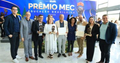 Secretária de Estado da Educação, Fátima Gavioli, representando o governador Ronaldo Caiado, durante a primeira edição do Prêmio MEC da Educação Brasileira. (Fotos: Seduc)