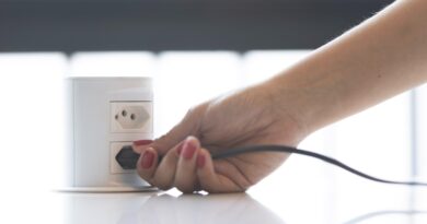 Equatorial orienta sobre economia e consumo consciente de energia durante bandeira vermelha.