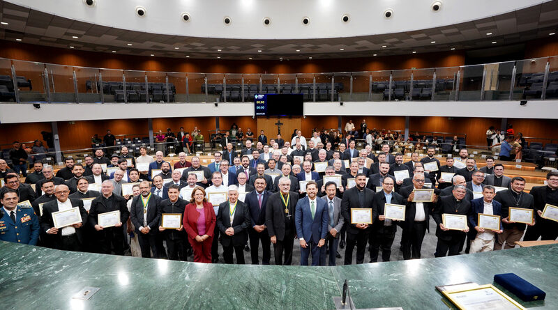 Sessão solene em homenagem ao Dia do Padre