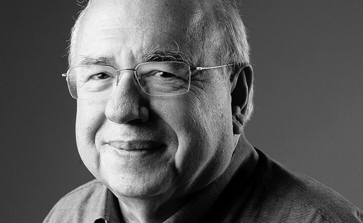 Famoso pelo texto carregado de humor e ironia, o escritor Luis Fernando Verissimo estava internado desde 11 de agosto