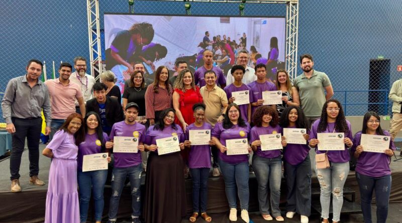 Cerimônia de certificação dos alunos que concluíram os cursos do Qualifica Goiás.
