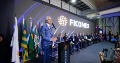 Governador Ronaldo Caiado participa de abertura da Feira Internacional de Comércio Exterior do Brasil Central, a Ficomex 2025 (Foto: Júnior Guimarães)