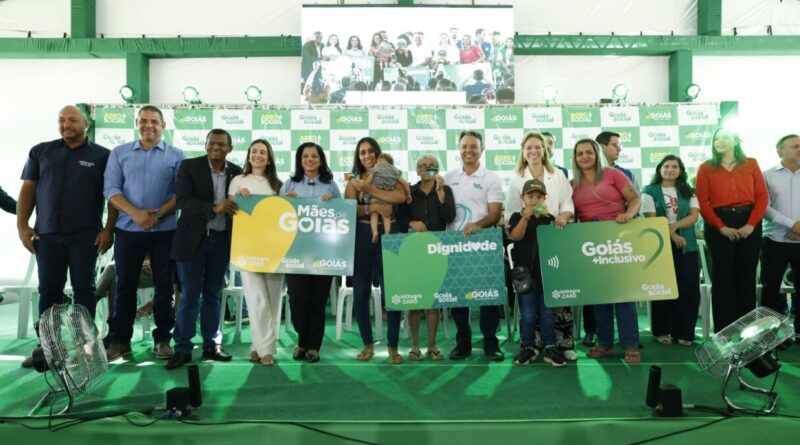 Estado entrega mais de 2 mil benefícios sociais em Formosa, durante edição especial do Goiás Social e Agro é Social (Foto: Walter Folador)