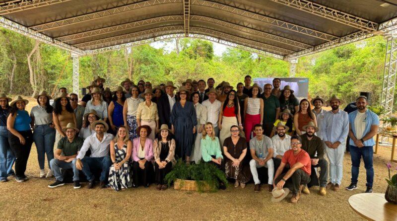 Lançamento oficial do projeto Saúde e Natureza contou com equipes da SES, da Semad e diversas autoridades (Foto: Semad)