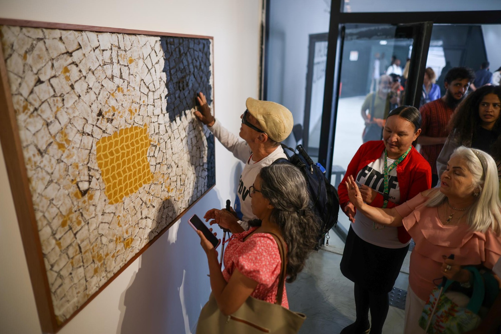 Exposição Sob os Pés do Mundo segue aberta até domingo (7) na Galeria 2 do Museu Nacional | Foto: Divulgação