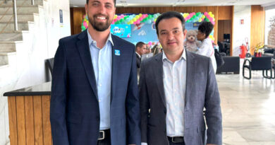 Prefeito de Valparaíso de Goiás, Marcus Vinicius, e o secretário do Entorno, Pábio Mossoró