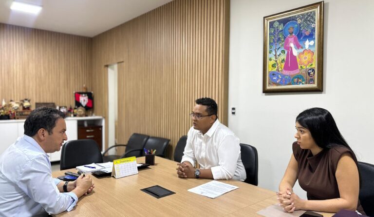 Da esquerda para a direita, Pábio Mossoró, Teófilo Alves Neves e Carolline Alves. (Foto: Divulgação SEDF-GO).