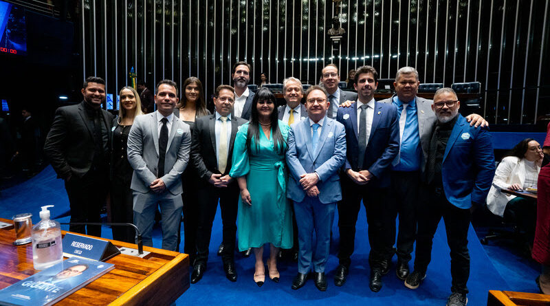 CEO da WAM Experience, Lucas Fiuza, e executivos da empresa, que é Goiânia com 7 hotéis e resorts e quatro parques aquáticos no estado, participaram da celebração dos 89 anos da Associação Brasileira da Indústria de Hotéis no senado.