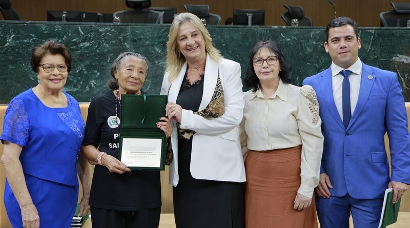 Sessão solene em homenagem à Associação dos Pensionistas da Polícia Militar e do Corpo de Bombeiros Militar de Goiás