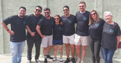 A Academia Valparaisense de Letras é um local de encontro para mentes criativas, apaixonadas por literatura e artes, tendo à frente a dinâmica e inspiradora escritora Dry Neres