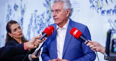 Determinei na uma grande ação com todas as forças policiais, junto com a área da Secretaria de Estado da Saúde, responsável pelo controle sanitário, para que se faça uma vistoria em todas as distribuidoras”, explicou o governador Ronaldo Caiado