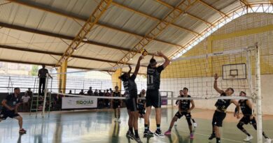Vôlei masculino classificou as equipes de Cidade Ocidental e Cristalina para a fase regional da competição (Foto: Seel)