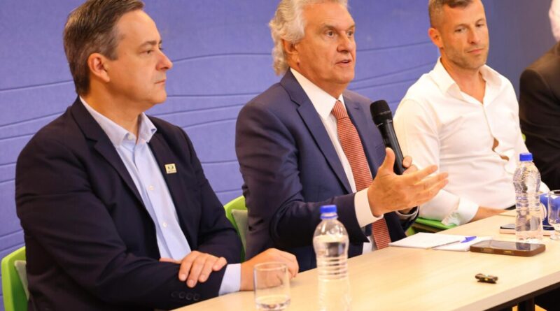 Caiado citou os investimentos na rede de ensino, que passam de R$ 8 bilhões nesses últimos seis anos (Fotos: Adalberto Ruchelle)