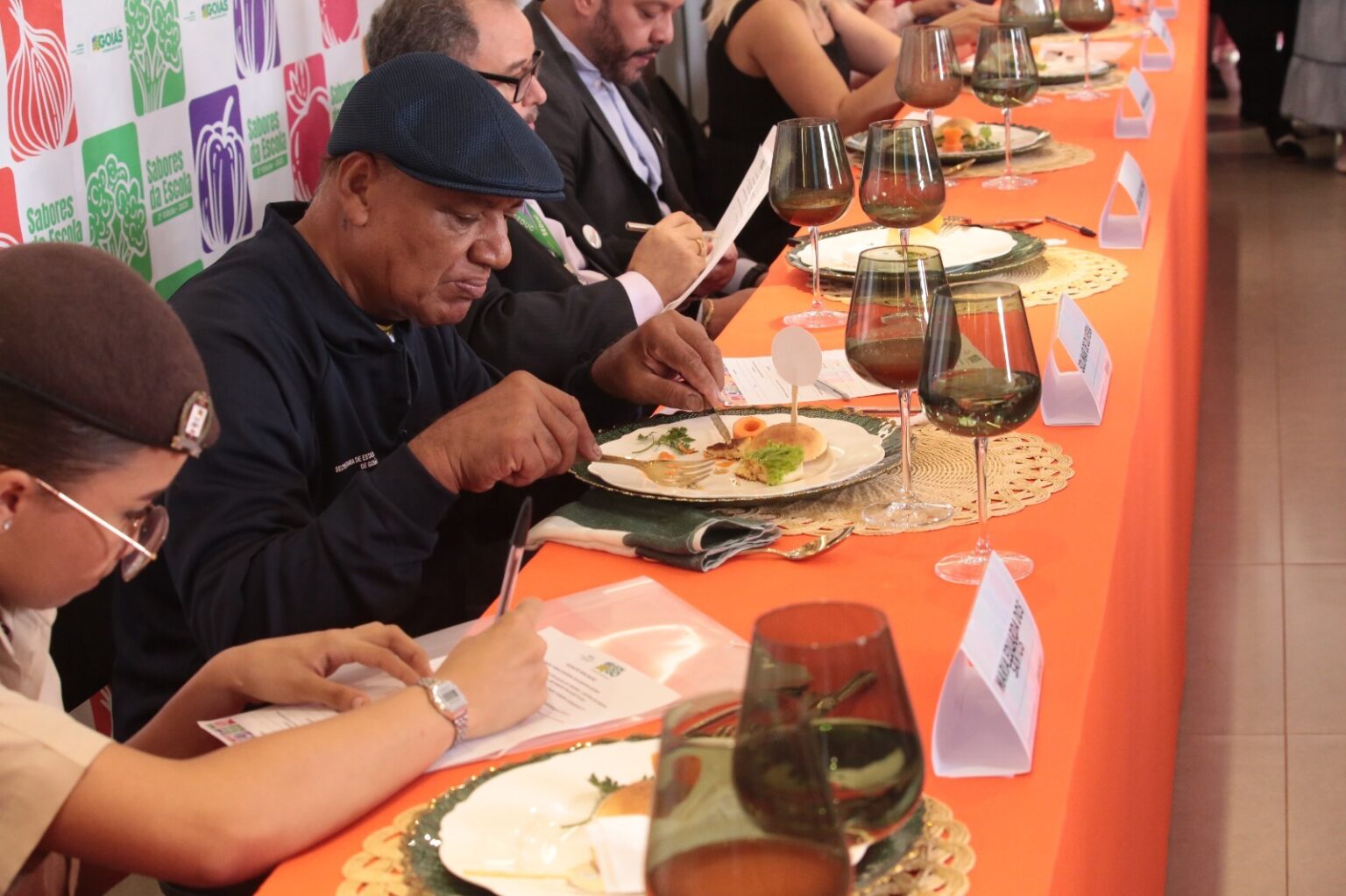 Prato das merendeiras de Planaltina de Goiás conquistou júri do concurso, formado por nutricionistas, representantes técnicos e pedagógicos e estudantes (Fotos: Seduc-GO)